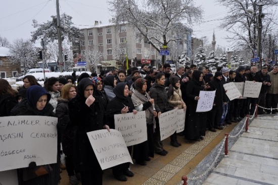 Yenişehir AK Parti Ve MHP Özgecan'ın Öldürülmesini Protesto Etti