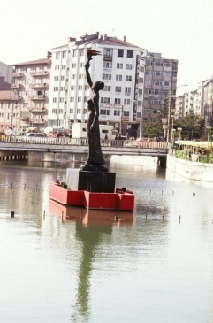 Eskişehir'in 'karakız' Heykeli Restore Ediliyor