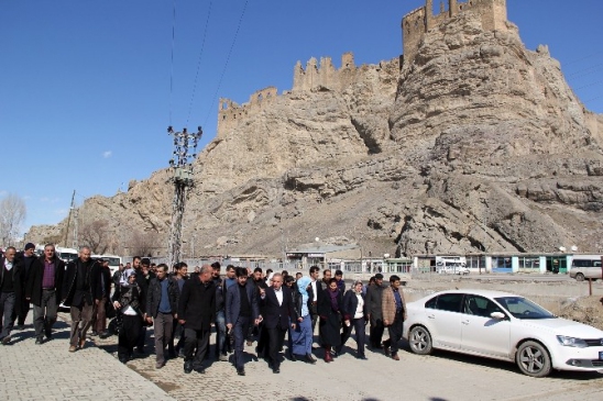 Eş Başkanlar Gürpınar'da