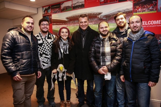 Vodafone Karakartal'lılar Lıverpool'da Takımına Destek Oldu