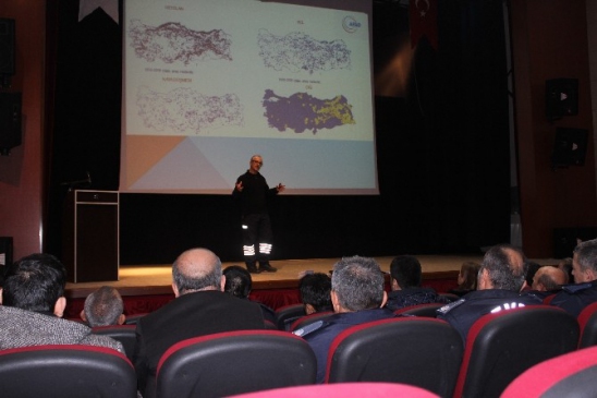 Develi Belediye Personeline Deprem Bilgilendirme Semineri Yapıldı