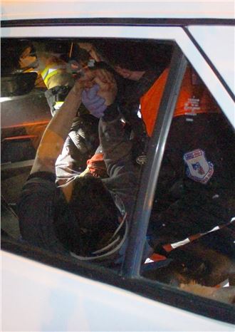 İzmir'de trafik kazası 3 yaralı