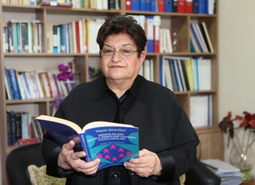 Prof. Dr. Güçray ''şiddet İçerikli Tv Programları Şiddeti Normalleştiriyor''