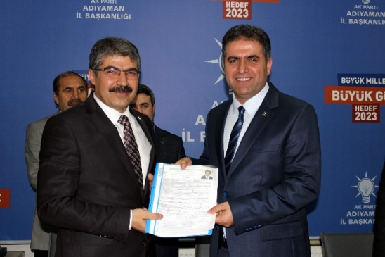 İbrahim Halil Fırat'ın Adaylık Başvurusu Gövde Gösterisine Dönüştü