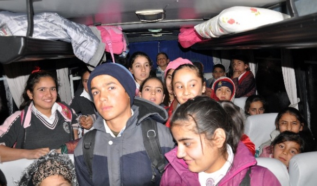 (Özel Haber) Öğrenciler Ve Öğretmenler Donmaktan Son Anda Kurtarıldı