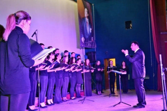 Tekirdağ'da Batı Ve Türk Ezgileri Konseri Sahnelendi