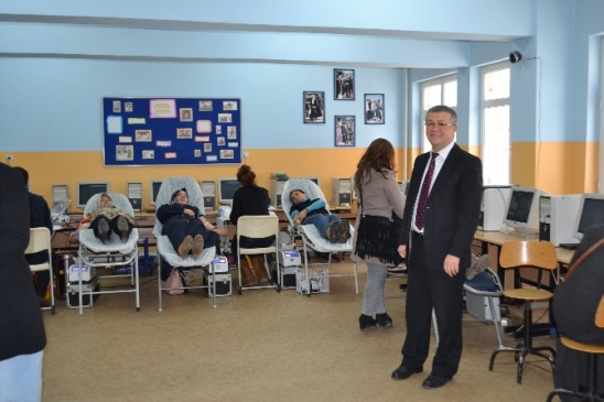 Öğretmen Ve Veliler Çerkezköy'de Kan Bağışında Bulundu