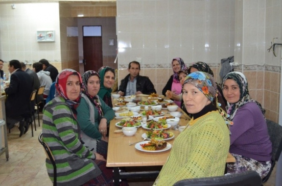 Selendi Hem Aşçı Çırağı Yetiştiriyor