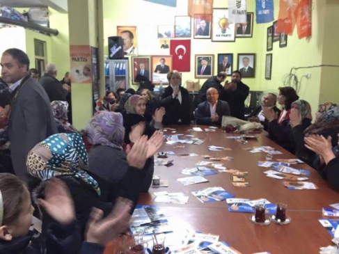 Ak Partili Şükriye Burak'a Yoğun İlgi