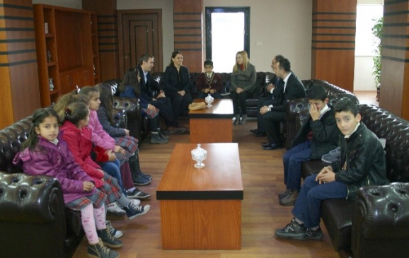 Eş Başkanlardan Öğrencilere Destek