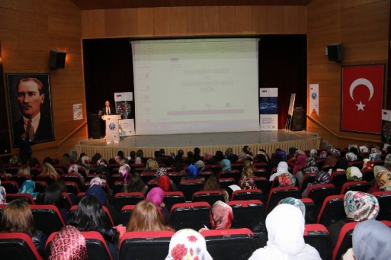 Hakkari'de Dijital Öğrenme Fırsatlarına Erişim Semineri