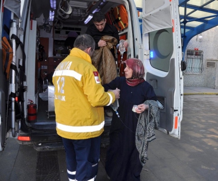 Suriyeli İki Aile Yediği Yemekten Zehirlendi