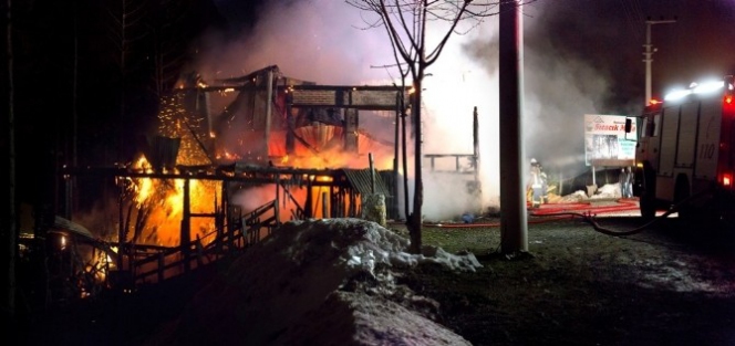 Ahşap Restoran Alev Alev Yandı