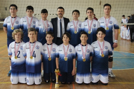 Çan Şehit Engin Eker Ortaokulu Şampiyonluğa Doymuyor