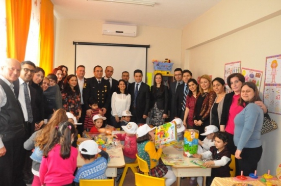 Akçapınar İlkokulu Anasınıfı Öğrencilerinin Oyuncak Sevinci