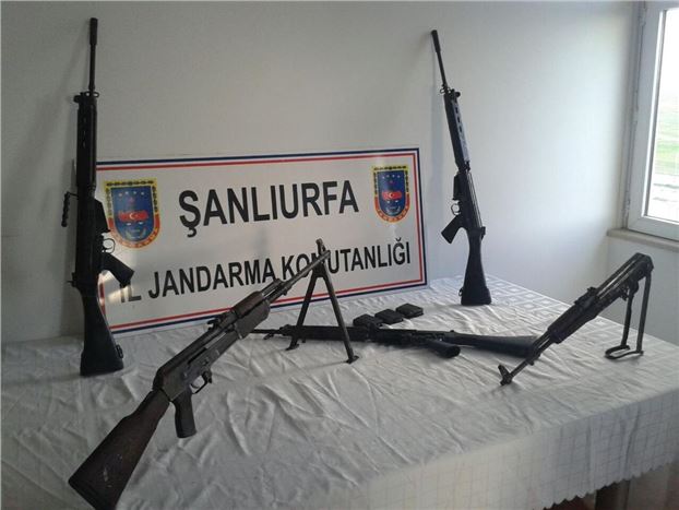 İki ilde çok sayıda silah ve mühimmat bulundu