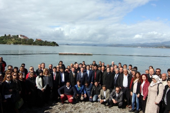 AK Parti' Öztürk Fethiye'de Partilileriyle Buluştu