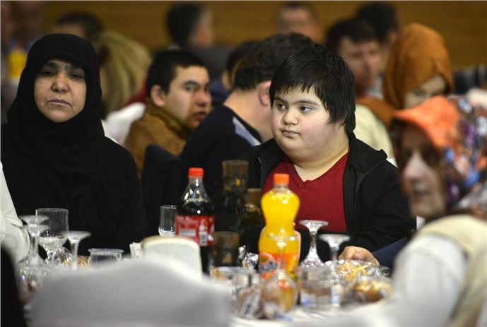 Engelliler atlarla rehabilite edilecek