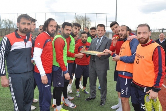 Çabuk Seçim Çalışmalarını Her Yerde Sürdürüyor