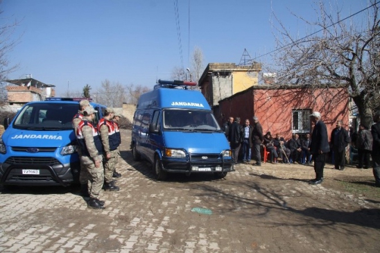 Yalnız Yaşayan Yaşlı Adam Evinde Bıçaklanarak Öldürüldü