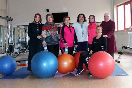Gümüşhane'de Ev Kadınları Pilates'le Zayıflayacak