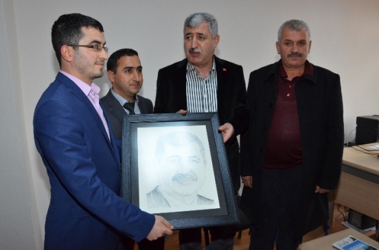 Başkan Polat'ı Sevindiren Hediye