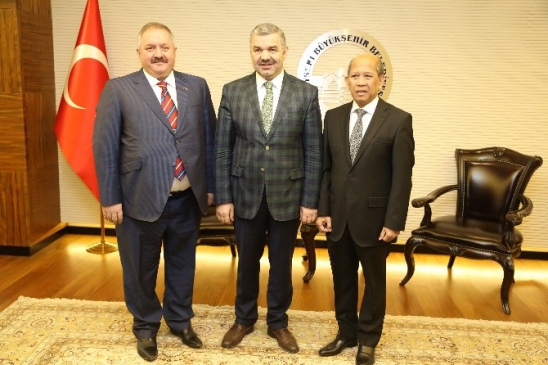 ''yakınlaşırsak Birbirimizi Severiz''