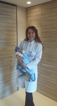 İlk Bebeğini Sezaryan İkincisini Normal Doğumla Dünyaya Getirdi