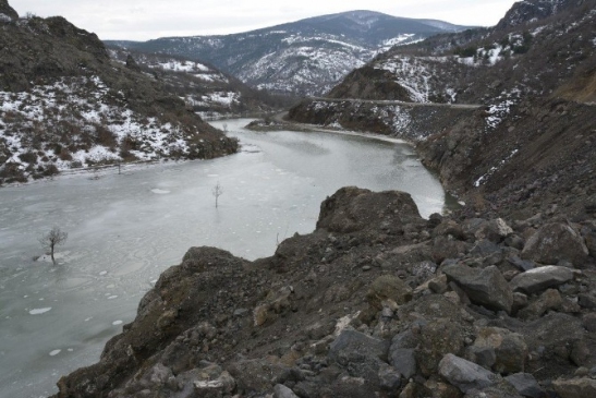 Melet Irmağı Buz Tuttu