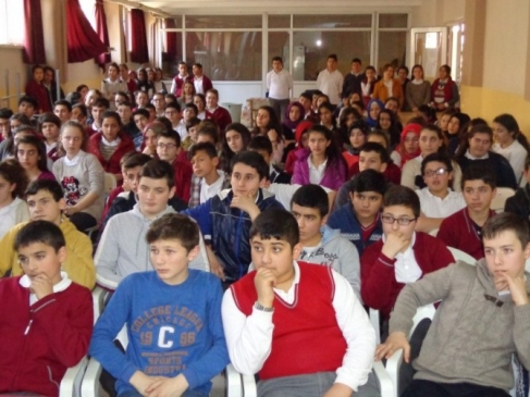 Milli Eğitim Müdürü Gündoğdu Öğrencilerle Bir Araya Geldi