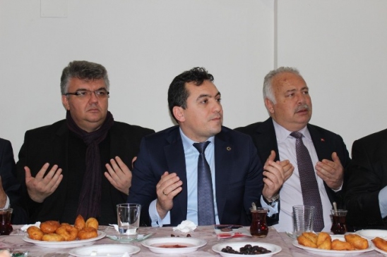 MHP'li Eryılmaz Akhisar'da Lokma Hayrına Katıldı