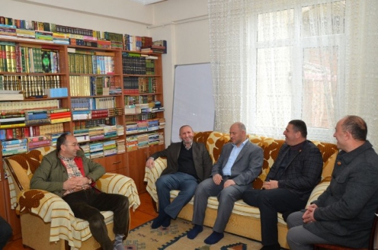 Üzülmez'in Umrecilere Ziyaretleri Sürüyor