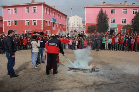 Kırklareli'nde Okullarda Yangın Tatbikatı Yapılıyor