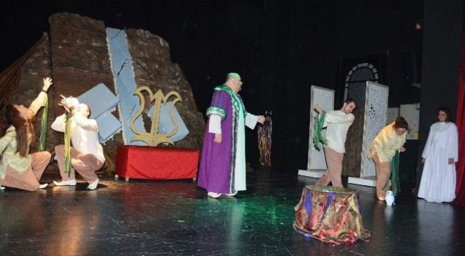 Ferhat İle Şirin Yeniden Sahnede