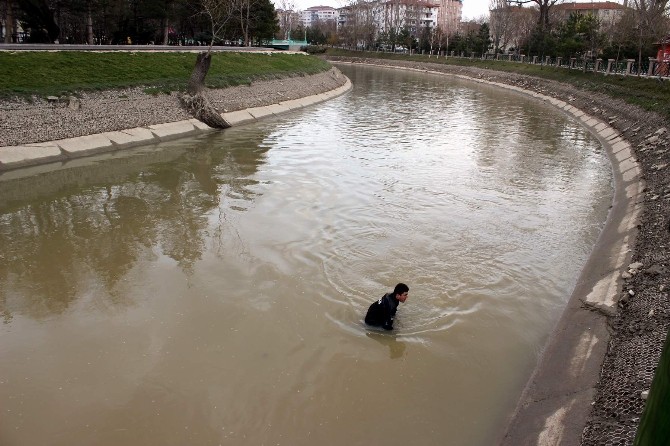 Porsuk'ta Bulunan Kadın Cesedi