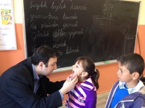 Ağız Ve Diş Sağlığı Merkezi'nden Okul Taraması