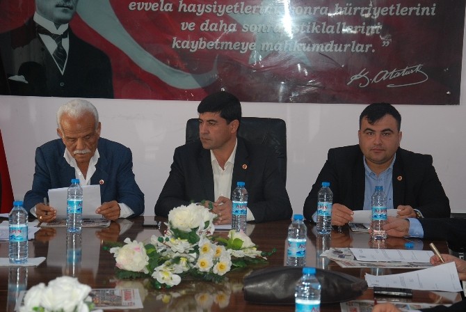 Karaisalı Belediye Meclisinde Kadınlar Günü Kutladı