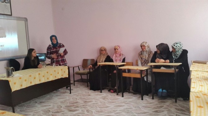 Kur'an Kursu Öğrencilerine Konferans