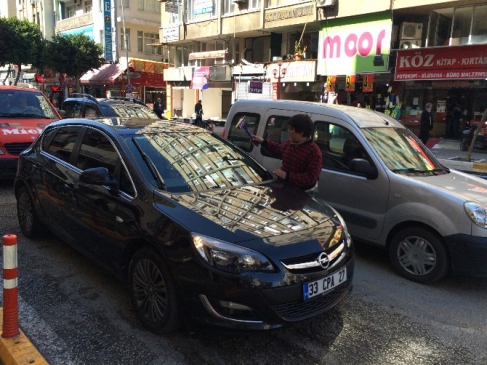 Sokakta Çalışan Çocuklar Tehlike Saçıyor