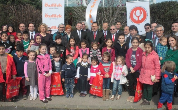 Böbrek Hastası Çocuklar Özdilek'te Gönüllerince Eğlendi