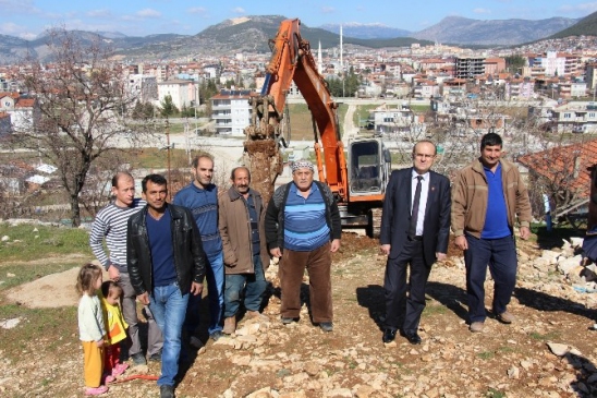 Bucak'ta Yeni Yol Açma Çalışmaları Devam Ediyor