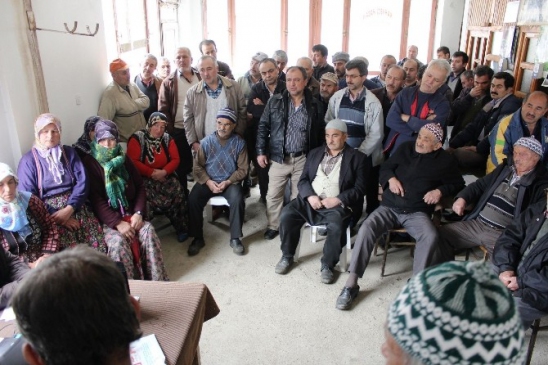 Manavgat'ta Üreticilere ''Bitki Koruma Ürünleri Uygulama Eğitimi'' Verildi