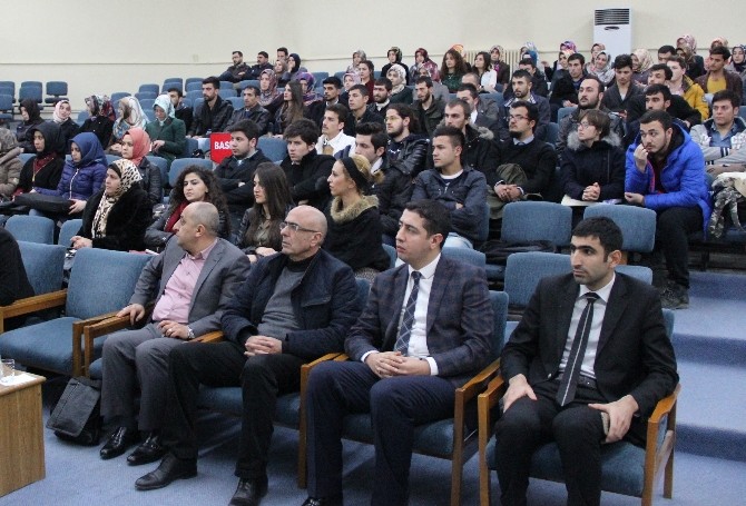 Elazığ'da ‘Insanca Yaşamak İstiyorum' Paneli