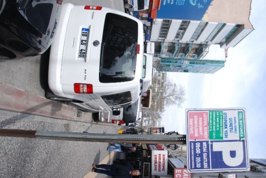 Edremit'te Parkomat Uygulamasına Son Verildi