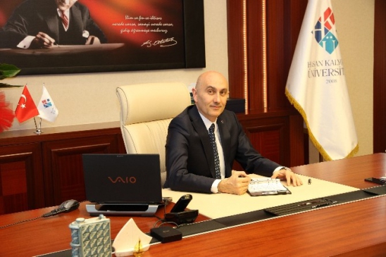 Hkü Rektörü Tamer Yılmaz'dan 8 Mart Kadınlar Günü Mesajı