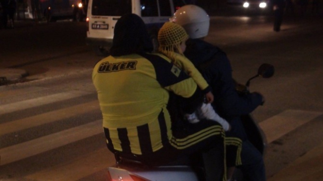 Derbi Sonrası Sevinç Gösterileri Kazaya Neden Oldu 4 Yaralı