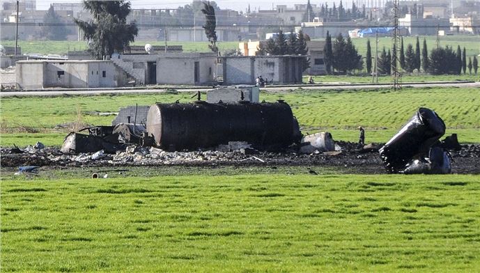 Tel Abyad'da IŞİD hedeflerinin bombalanması