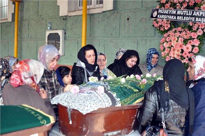 Cesedi bulunan kayıp kadın toprağa verildi