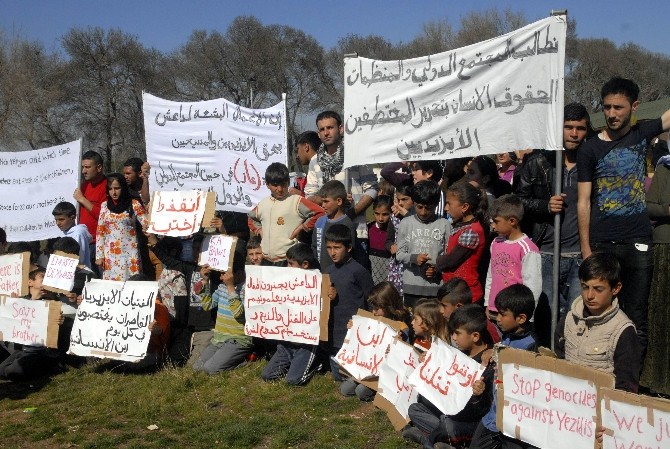 Ezidilerden IŞİD Protestosu