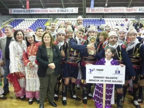 Edremitli Folklorcular Balıkesir Birincisi Oldu